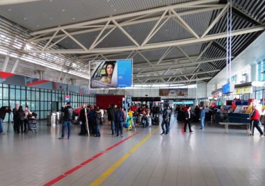Сигнал за бомба на Летище София затвори и двата терминала