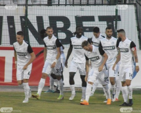 Локомотив търси първи успех като гост днес