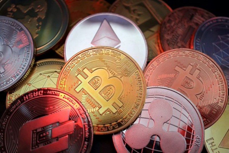 Биткойнът докосва цена от 24 000 долара