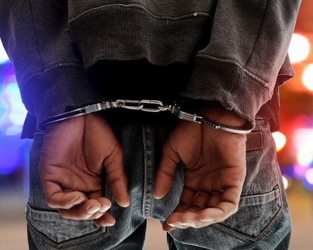 Хванаха смолянчанин да троши лампи в центъра на Пловдив, задържаха го