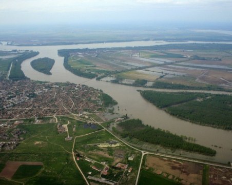 Критично ниско ниво на Дунав у нас, кораби останаха блокирани