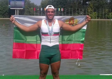 Най перспективният български гребец Емил Нейков спечели бронзов медал на Световното