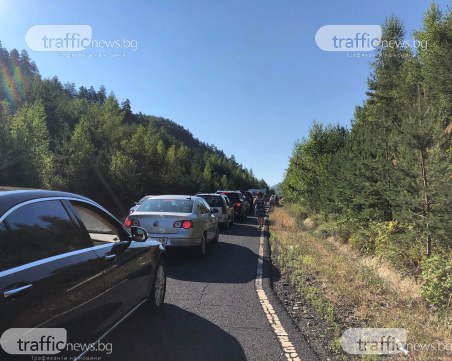 Отново: Километрична опашка на Маказа към Гърция