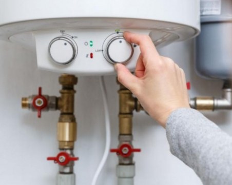 Мъж и жена загинаха при токов удар от бойлер, свързали се нелегално към ел. мрежата