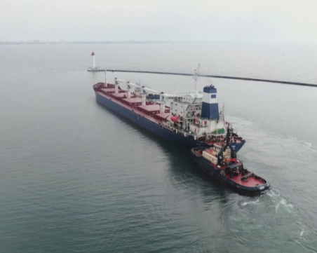 Първият кораб със зърно тръгна от Украйна