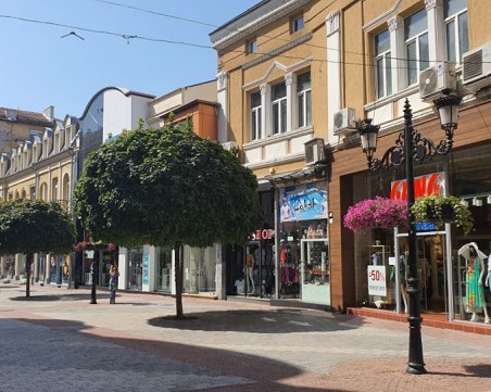 Времето в Пловдив остава слънчево и горещо