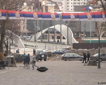 Започнали въоръжени сблъсъци в Косово, местни строят барикади