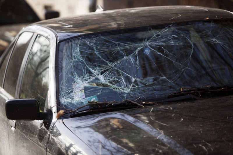 Законът поряза пловдивчанин за образуване на ДП за счупено стъкло на кола
