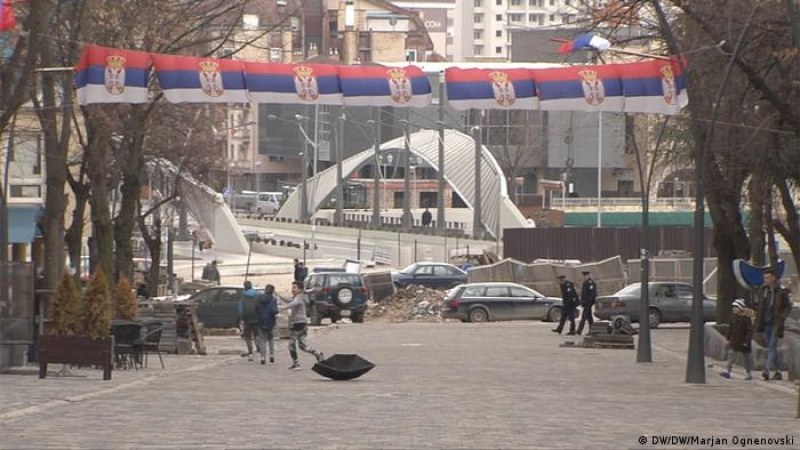 Започнали въоръжени сблъсъци в Косово, местни строят барикади