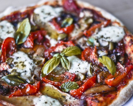 Диетична кето пица с тесто от тиквички