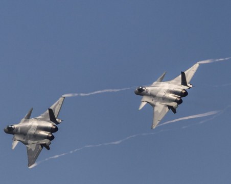 Напрежението се покачва: Китайски изтребители пресичат Тайванския проток