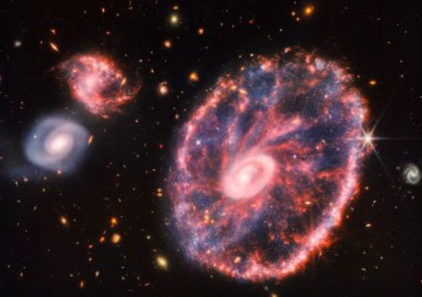 НАСА публикува рядък и изключително ясен кадър на галактика отдалечена