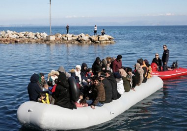Бременна мигрантка роди в лодка плаваща в река Марица която