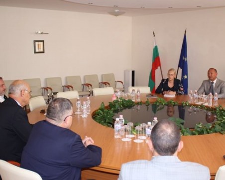 Енергийният министър прие на спешна среща шефа на КЕВР заради цената на газа