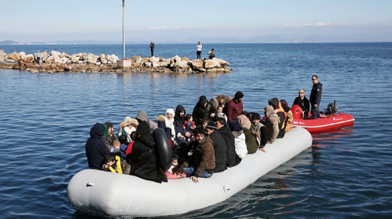 Бременна мигрантка роди в лодка, плаваща в река Марица, която