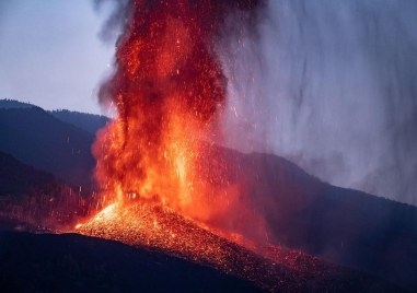 Активира се вулкан в долината Мерадалир в Исландия Прочетете ощеЛава излиза