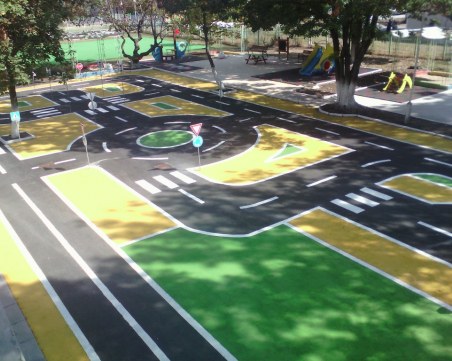 Изграждат полигони за обучение в десетки училища и детски градини в Пловдивско