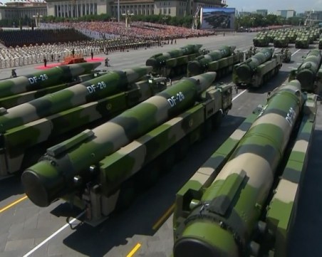 Китай изстреля балистични ракети при учения край Тайван