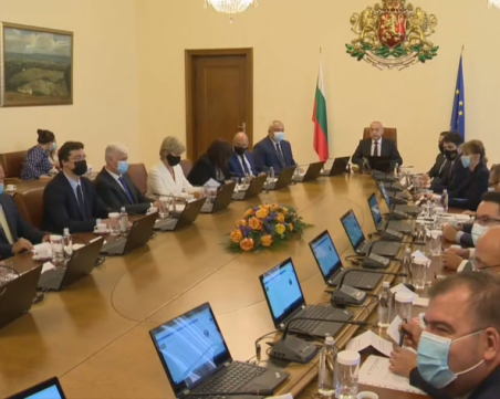 Служебното правителство отмени три решения на кабинета 