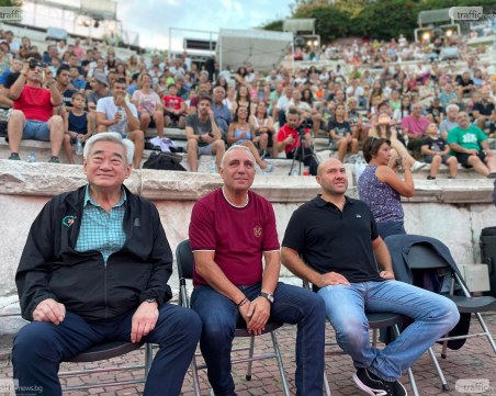 Стоичков зарадва феновете на ЦСКА и показа Златната топка