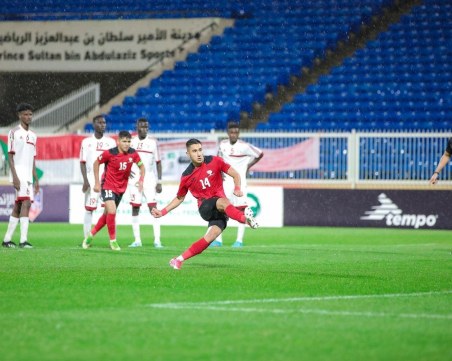 Юноша на Ботев с бронзов медали от Арабската младежка купа