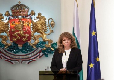 Вицепрезидентът Илияна Йотова коментира в град Левски политическото напрежение между