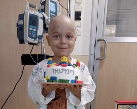 Зов за помощ! Малкият Митко се влошава, клиниката чака да се внесе необходимата сума