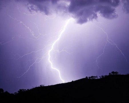 Мълния удари парка до Белия дом - двама загинаха и двама са в болница