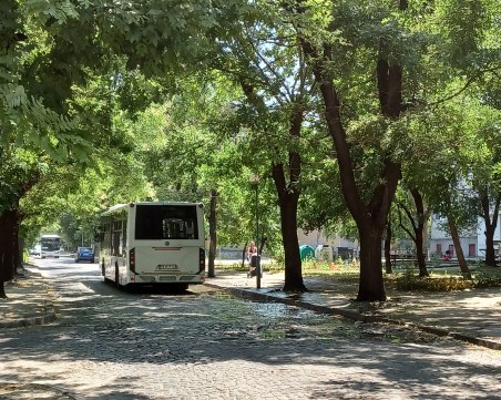 Спират движението по част от 