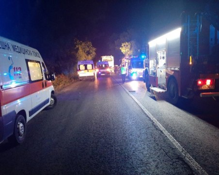 Арестувани са двамата шофьори на катастрофиралия румънски автобус