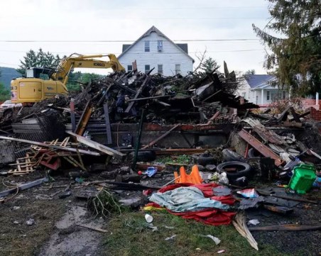 Десет души загинаха при пожар в Пенсилвания