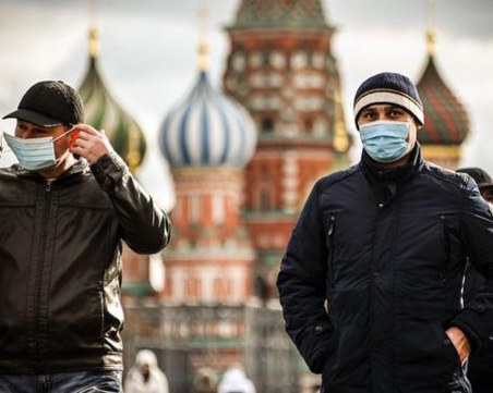 Случаите на COVID-19 в Русия скочиха до 20 000