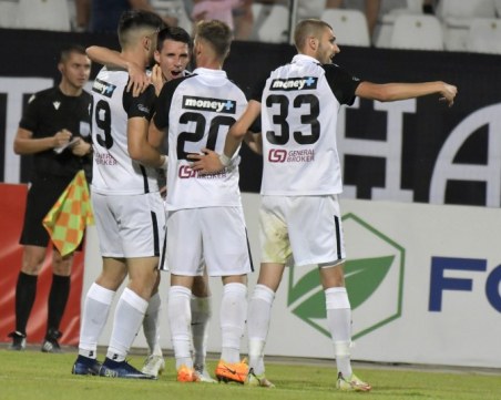 Локомотив излезе на първото място след успех над Арда