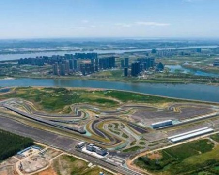 Радио Китай: Тестова площадка за интелигентни автономни превозни средства започва работа в Ухан