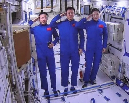 След два месеца в космоса - резултатите на китайския екипаж на Шънджоу-14