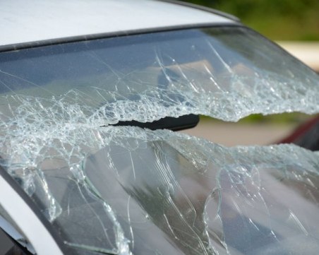 Мъж потроши колата на асеновградчанин, задържаха го