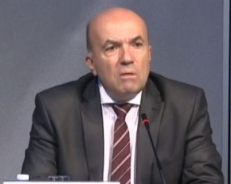 Новият служебен министър на външните работи представи екипа си