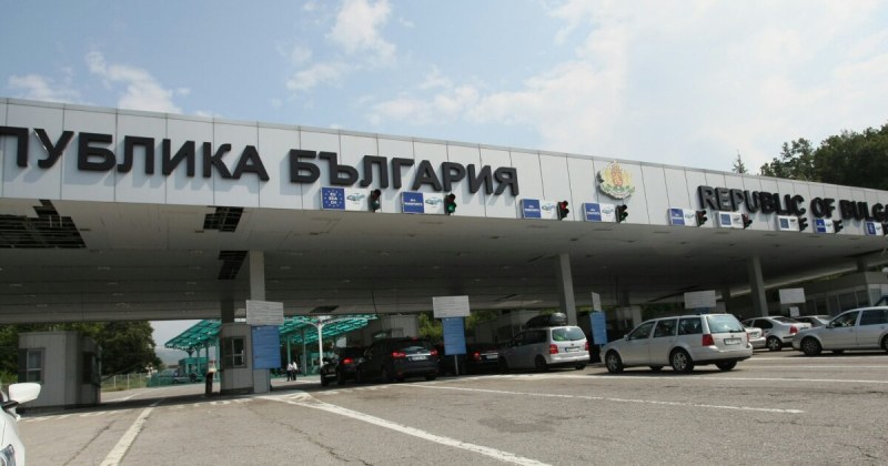 Интензивен трафик на границата с Гърция и Румъния