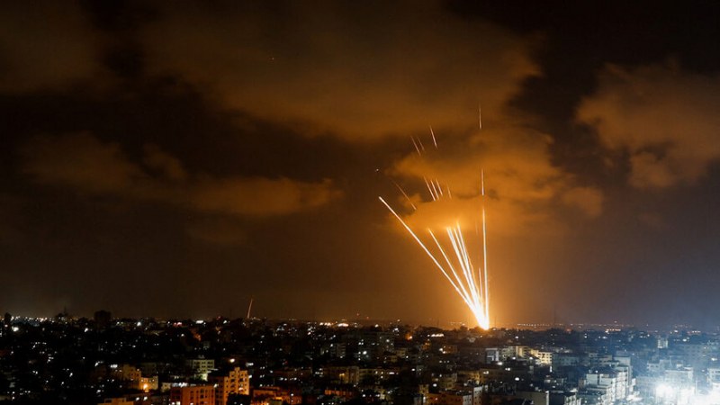 Израелската армия съобщи, че е нанесла удари по позиции на