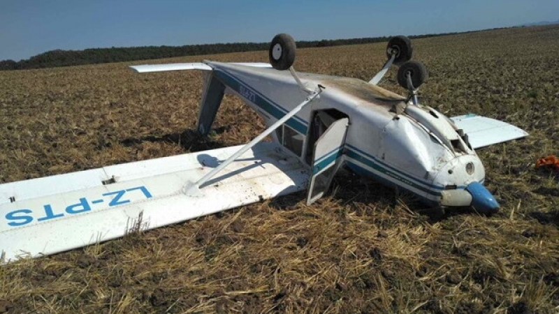 Малък самолет се разби край Созопол, пилотът оцеля