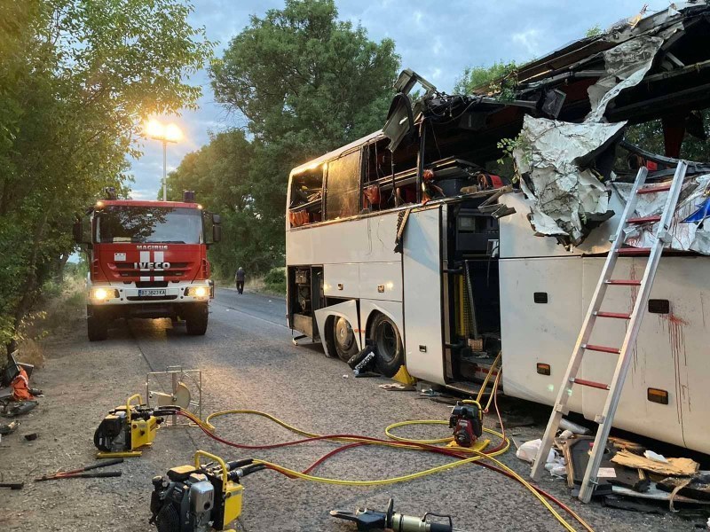 Решава се мярката на шофьора на катастрофиралия румънски автобус