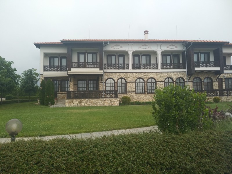 Заради дългове: Продават огромен винен комплекс в Пловдивско на търг