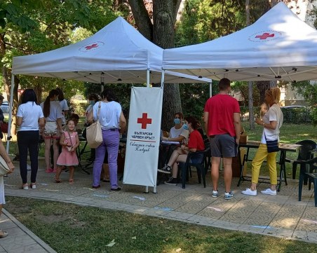 Директорът на БЧК-Пловдив с благодарствено писмо за кампанията 