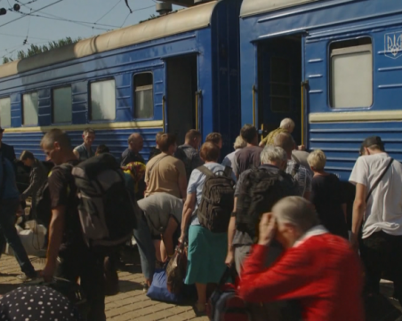 Масова евакуация от Източна Украйна
