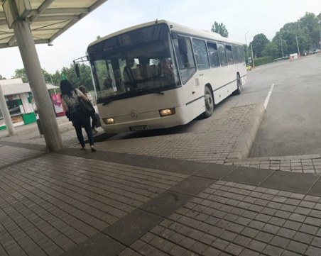 Транспортни драми с Брестовица: Автобусът за Пловдив липсва, диспечерът - закъсал е!