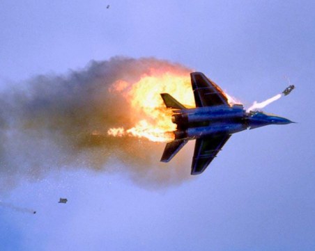 Украйна: 9 руски самолета са унищожени при експлозии в Крим