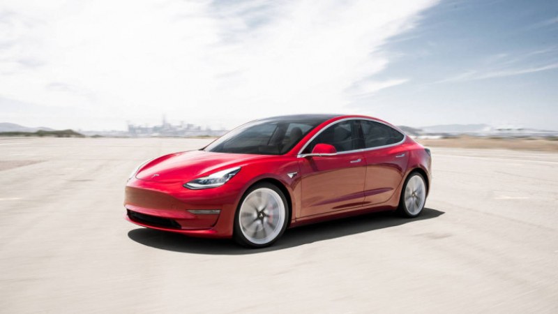 Как Tesla изгуби битката за евтин електромобил?