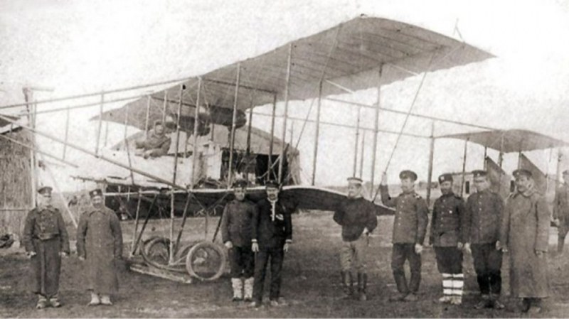 На този ден: Първият полет на български военен самолет