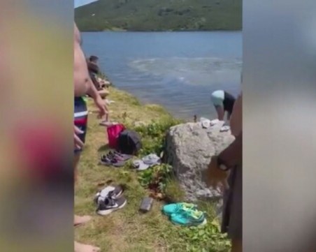 Издирват румънски туристи, изкъпали се в едно от рилските езера