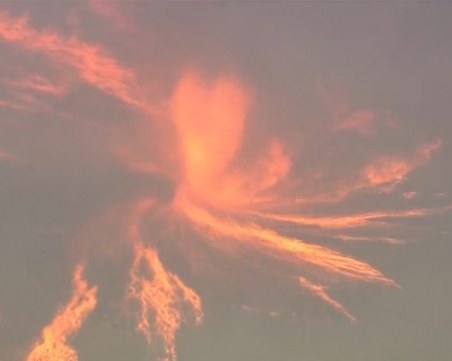 Огнено торнадо се вихри край Лос Анджелис